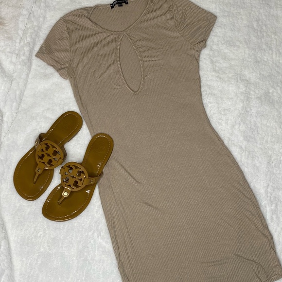 Gal Boss Beige Dress Size Small - Picture 1 of 6